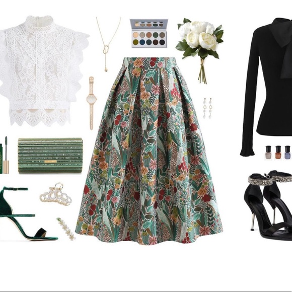 Jacquard A-Line Pleated Midi skirt, size Medium - Picture 12 of 12